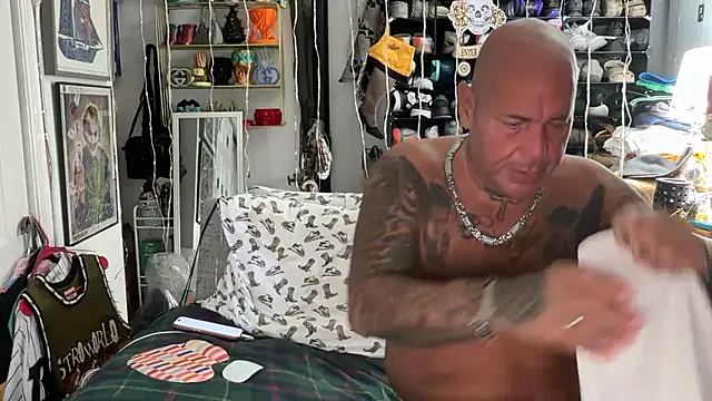 lovetatts64 webcam