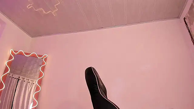 Shinedark_tay1 webcam