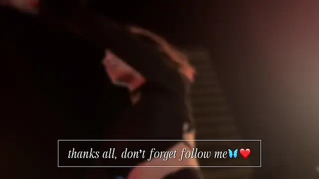 emelybenz (F teen) - tease with ass