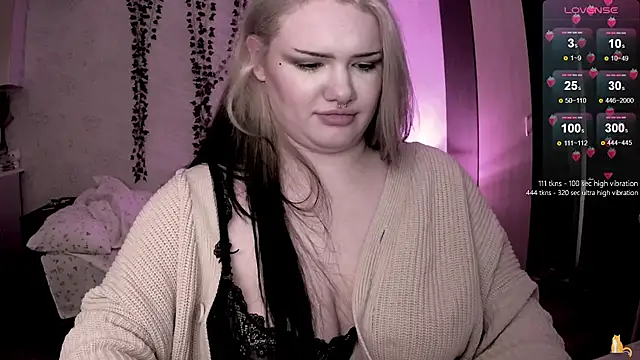 strawberry_elfcat webcam