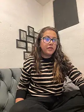 MirandaLatinaLovely webcam