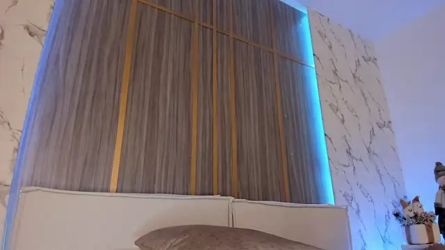 IsabellaAllen webcam