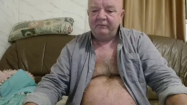 fullballs6's live cam