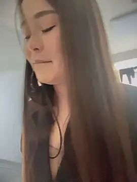 penny996 (F milf) - 摸室友男友的脸