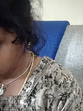 sweetqueen143 webcam