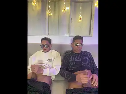 Mike_and_Rayan webcam