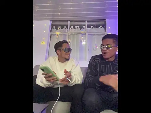 Mike_and_Rayan webcam