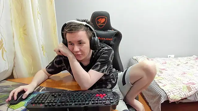 iliaskrislove (M young) - naked