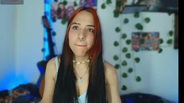 strangedesire - StrangeDesire's free webcam