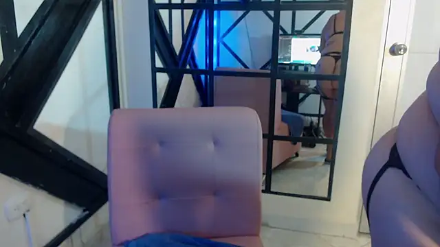 ashleylove_prg webcam