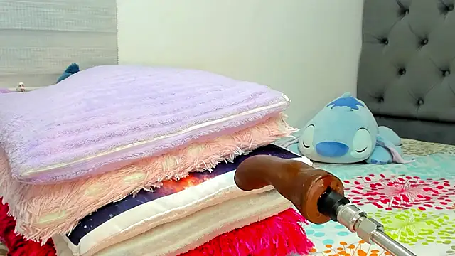 Elizabeth_18_ webcam