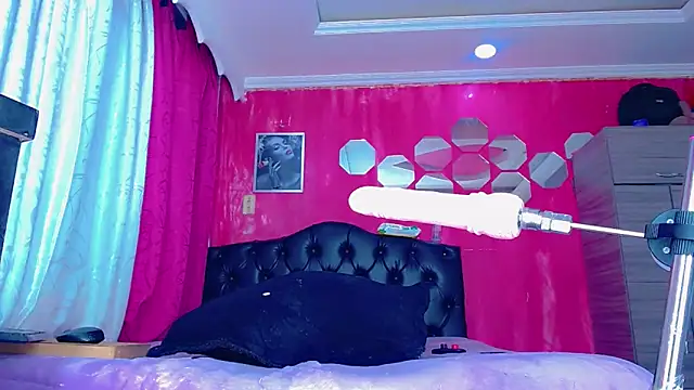 TiffanyMackensyy webcam