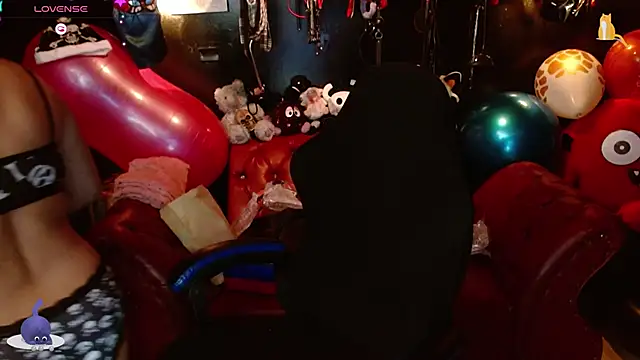 kureiji_hentaii webcam