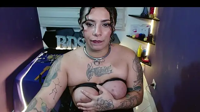 Alexa_Slavehot777 webcam