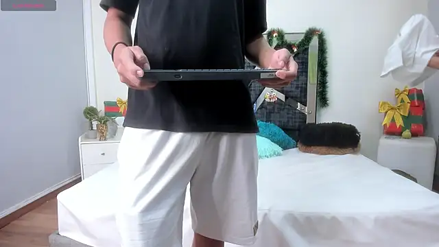 spaceboys18 - Spaceboys18's free webcam