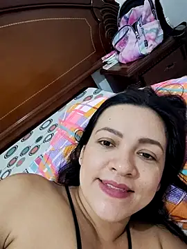 LindaSalo33 webcam