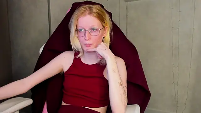 ElizabethHarpper webcam