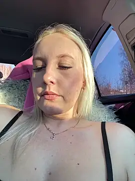 merlindave (F young) - Finger pussy /naked 😱🤤🍑