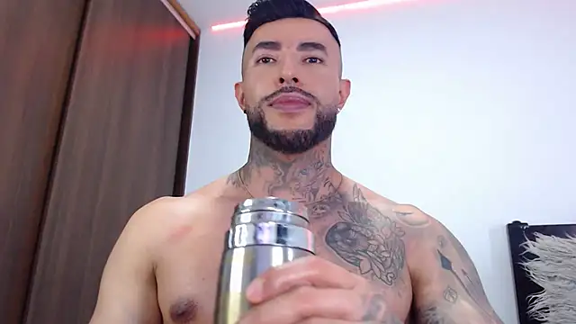 andrea_de_lucaa webcam