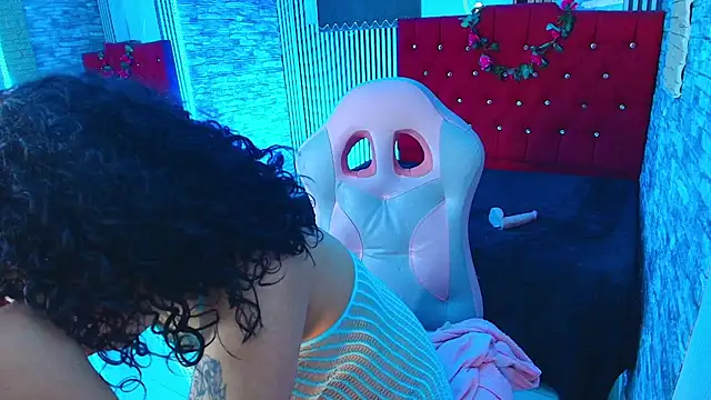 mia_hernnandez webcam