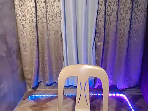 Urhotsilverboy webcam