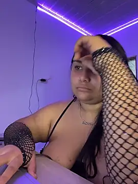 Webcam Model (Nicky-222)  is live.Free join now!