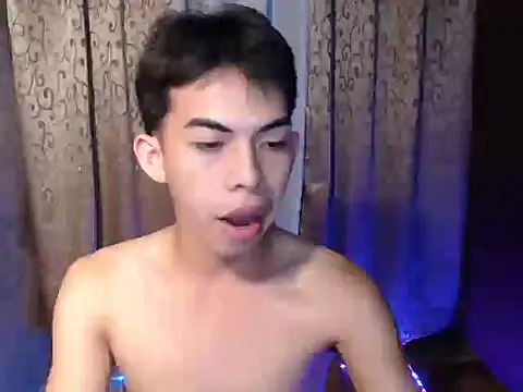 Urhotsilverboy webcam