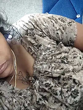 sweetqueen143 webcam