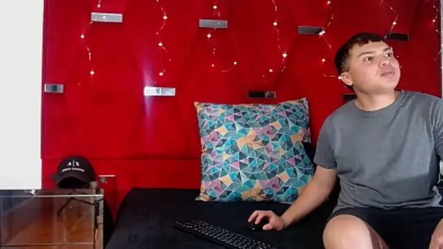 duoandlovee - DuoAndLovee's free webcam - UK Sex Cams