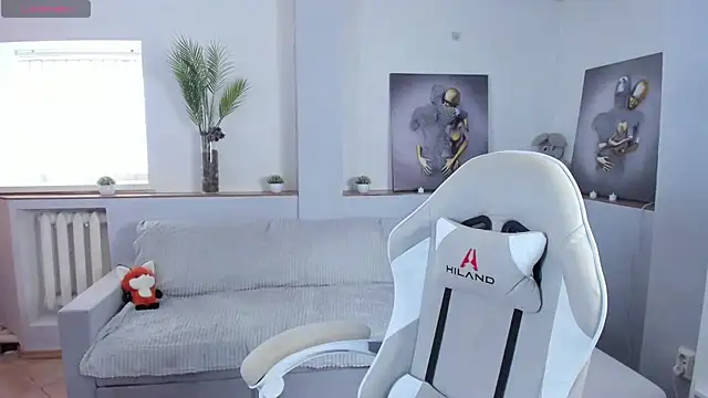 LikaFoxie webcam