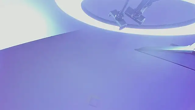 tyra_bankss_ - Tyra_bankss_'s free webcam