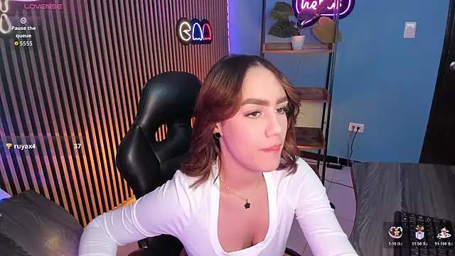 emily_roberts1 - Emily_roberts1's free webcam - UK Sex Cams