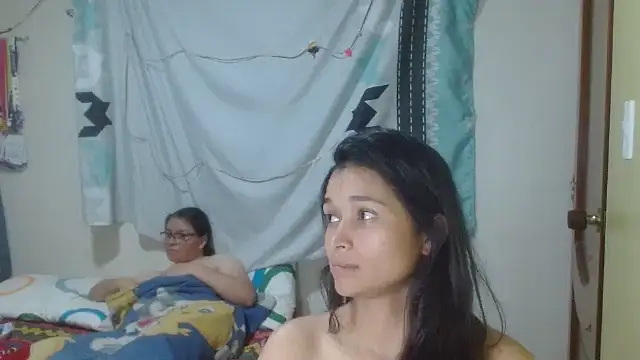 clayre_and_jill webcam