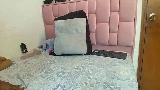 victoria_aphril webcam