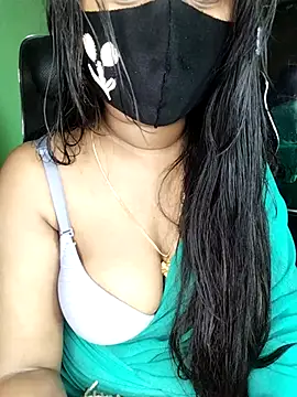 Idhika-Paul live cam screenshot female on Wusca – Live Webcams, Replays & GIFs