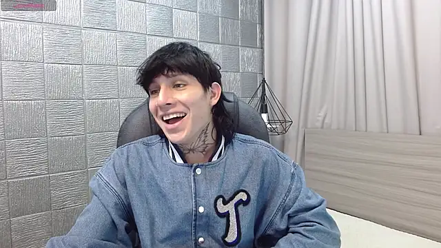 iantwink18 - Iantwink18's free webcam - UK Sex Cams