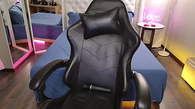 Alice_on_fire webcam