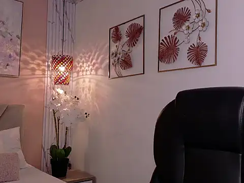 LaadyScarlett webcam