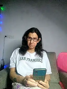 Cameron_puppy webcam