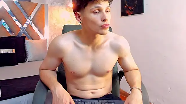 kraven_lust (M young) - KRAVEN NAKED!👹💜