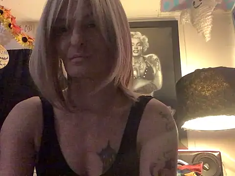 blondebarbiebae webcam