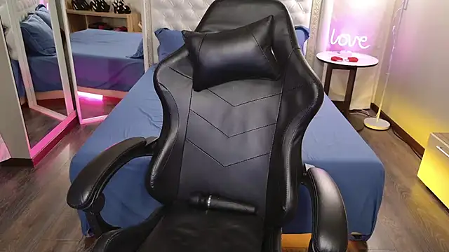 Alice_on_fire webcam