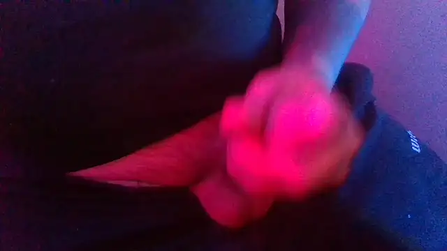 Kerrry_Caverga webcam