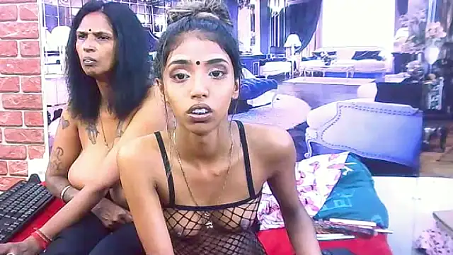 IndianSexySlender webcam