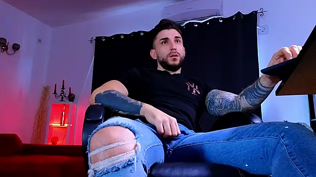 MightyAaron66 webcam