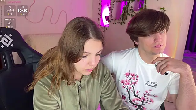 RobertAndLinela webcam