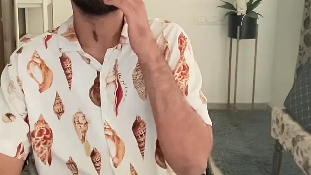 MakeMeAwareAah webcam