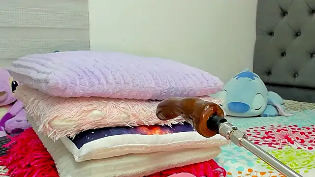 Elizabeth_18_ webcam