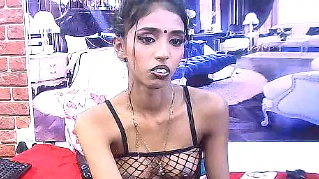 IndianSexySlender webcam