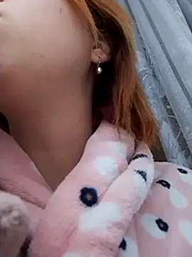 Gussie_Bridie webcam